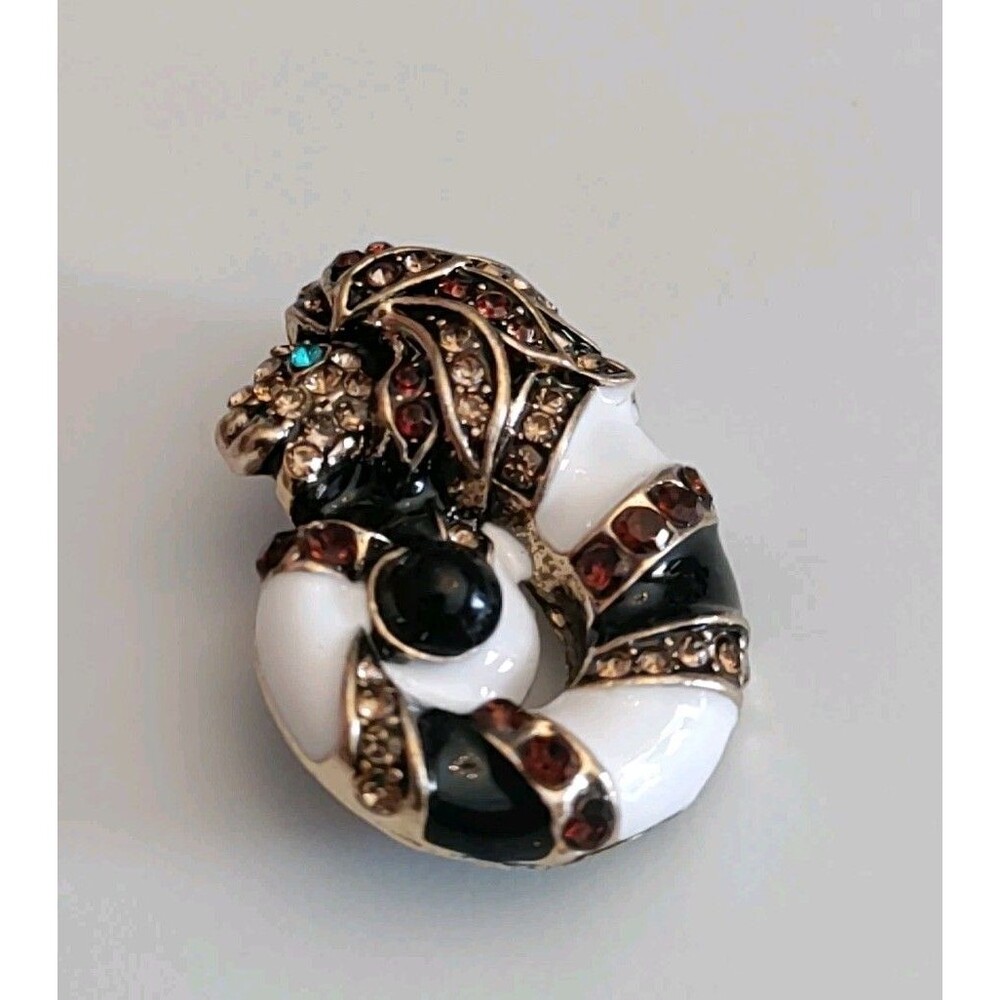 Lion Conch Brooch 1.25" X 1"
